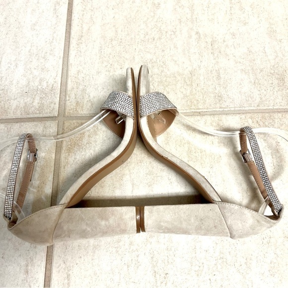 STEVE MADDEN Kalina Embellished Suede Ankle-Strap Sandals cream size 10M - Picture 4 of 10